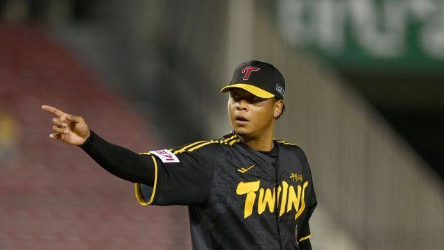 팔색조 투구 선보인 켈리 대체자 에르난데스…4연패 끊은 LG, 두산에 설욕