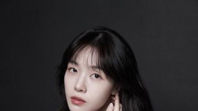 전 걸스데이 멤버 방민아·골퍼 박현경, LG-NC전 시구 초청