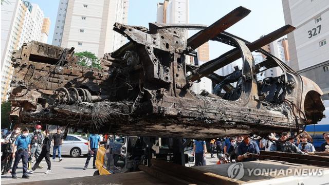 '양보다 질' 강조하던 벤츠, 전기차 화재 '후폭풍'