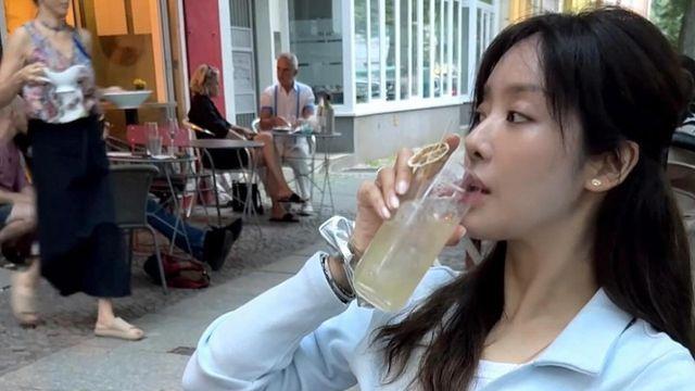 차주영, 편안함과 세련미를 동시에…여행자 룩의 정석