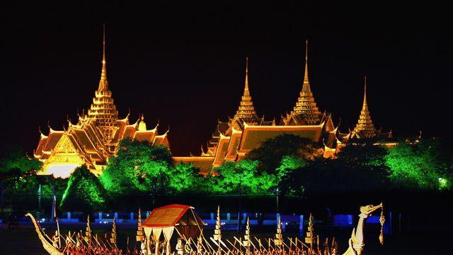 차오프라야 강 위 수놓는 화려한 '태국 왕실 바지선' 금빛 행렬 장관 만나러 가요!