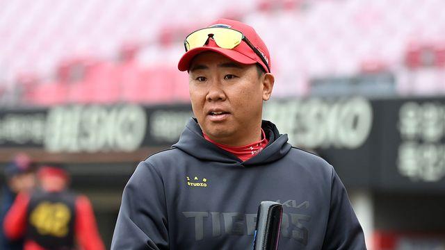 4점 차 열세 극복→짜릿한 재역전승…이범호 감독 