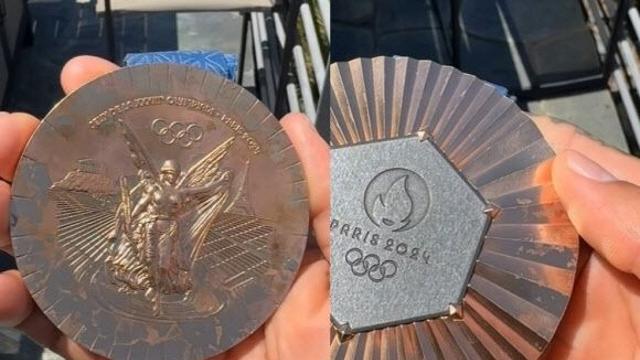 올림픽 끝나지도 않았는데...부식된 동메달에 ‘시끌’ [파리올림픽]