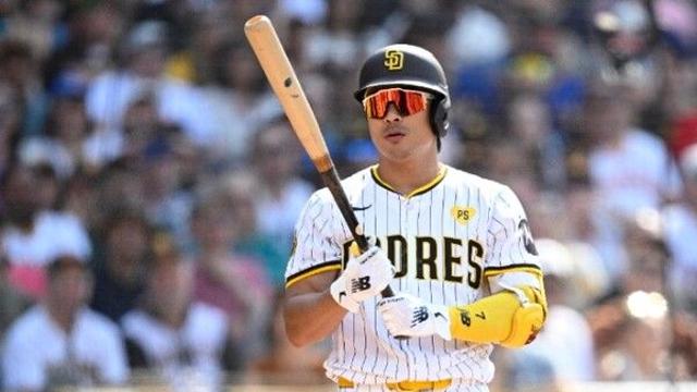 선발 복귀 김하성, 역전 발판 놓는 볼넷… 배지환은 4타수 1안타