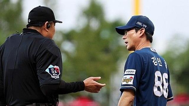 NC 강인권 감독, 비디오 판독 항의하다 퇴장…올해 개인 두 번째