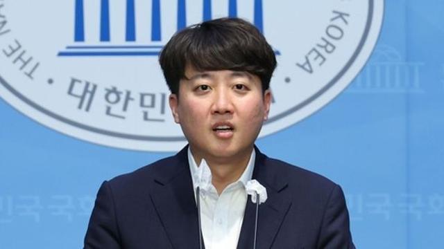 이준석  “독립기념관장 하나로 광복절이 망가졌다”