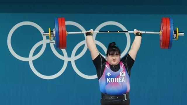 ‘포스트 장미란’ 박혜정, 한국 신기록 세우며 은메달... “꾸준히 성장하는 선수 되겠다”