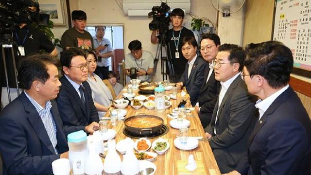야6당. 원내대표 모임 정례화…당정 공동 대응 합의