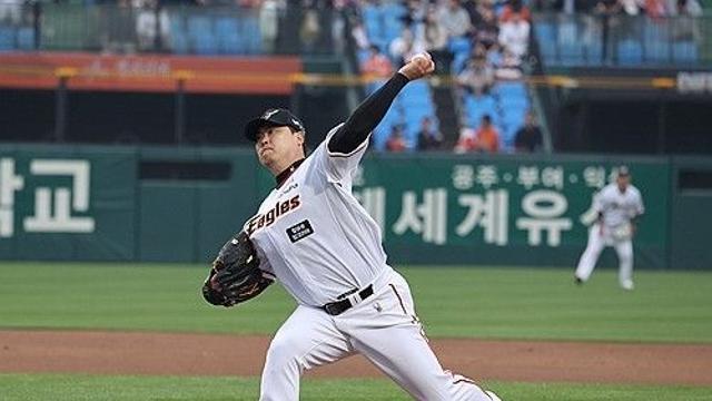 한화 류현진, 8시즌 연속 100탈삼진…56일 만에 무실점 호투