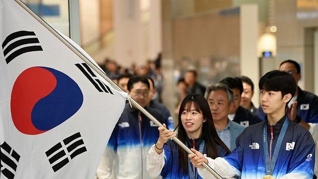 소수정예 한국 선수단, 금13 '파리의 대박' 치고 위풍당당 귀국 [인천공항 현장]