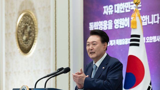 윤 대통령, 독립유공자 후손 100여 명 초청 오찬...감사와 격려 전해