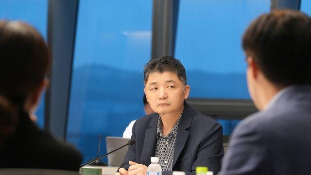 구속된 카카오 김범수, 상반기 보수 7.5억원