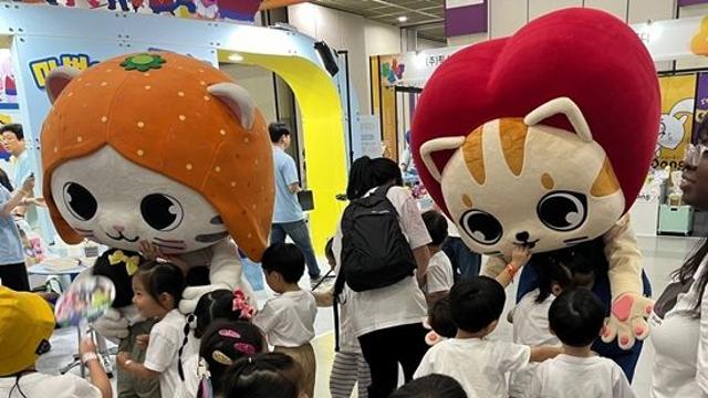 “Playing is Learning! 즐겁게 영어 배우는 귤냥이와 친구들 인기 UP!”