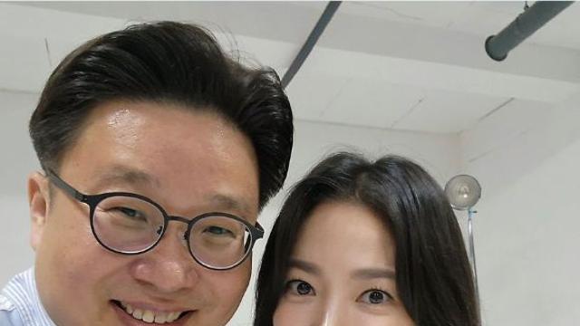 '13년째 선행' 서경덕·송혜교, 광복절 맞아 몽골에 '이태준 안내서' 기증