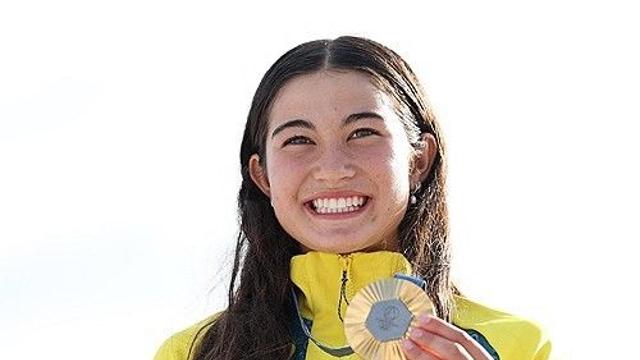 호주 14세 금메달리스트, 비즈니스석 사양 