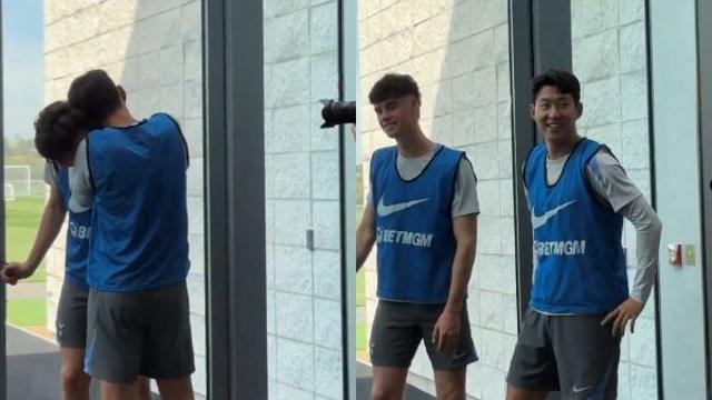 손흥민 '애착인형 2호' 생겼다…양민혁과 동갑 06년생, SON 품에 '쏙'