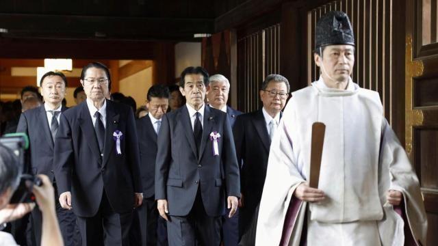 日 정치인 야스쿠니 신사 참배…외교부 