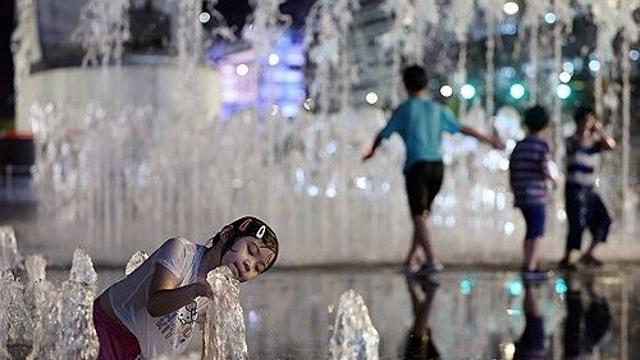 [내일날씨] '찜통더위' 속 곳곳 소나기…낮 최고 34도