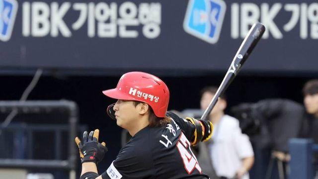 이범호 감독 한마디에 책임감 상승...나스타가 LG전 역전포를 쏘아 올린 원동력[IS스타]