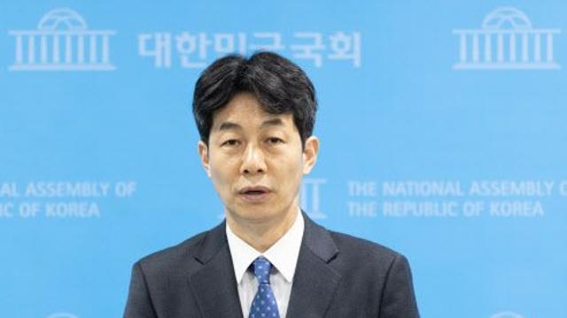 윤건영 
