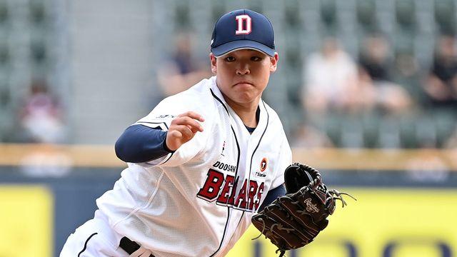 시라카와, 얼른 연장 계약 도장 찍읍시다…'8이닝 무실점 인생투' 두산 60승 고지, KT 금요일 8연승도 저지 [수원:스코어]