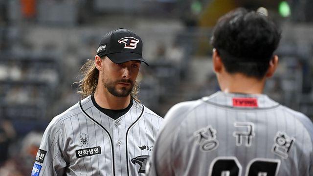 'KKKKKKKKKKKK' 한화 가을야구 불씨 살렸다!…'108구 역투' 와이스, 왜 정규직 전환인지 증명