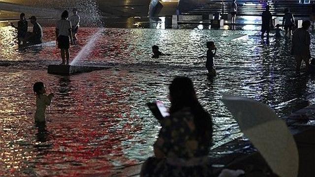 서울 간밤 역대 최장 27일째 열대야…주말도 덥고 소나기