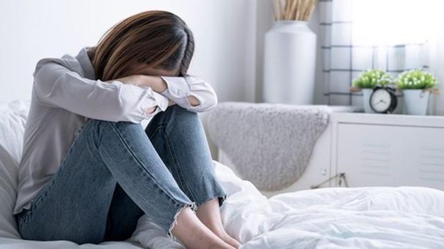 “여자인 저 혼자 사는 집인데 모르는 남자와 동거인이 됐습니다... 정말 무섭습니다