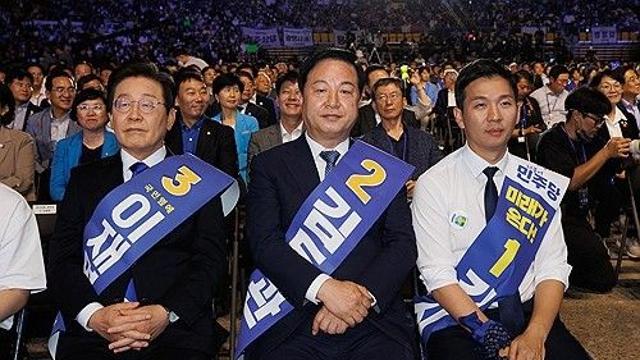 비명표 확 줄었다…'개딸 결별' 외쳤지만 역부족 실감한 김두관