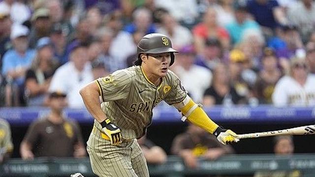 MLB 김하성, '태극 배트'로 행운의 2루타…멀티히트도 달성