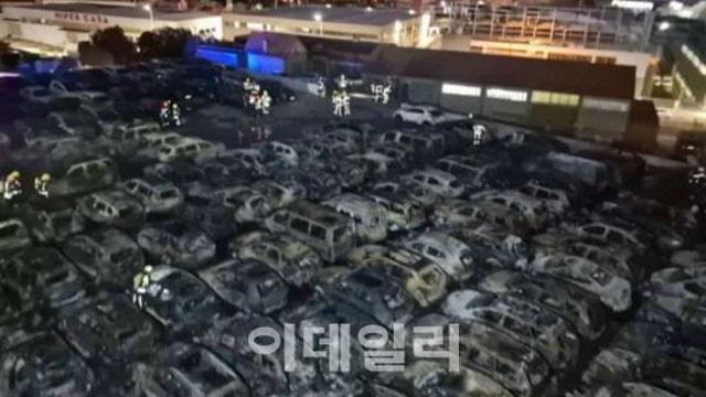 “포르투갈서도 테슬라 전기차 화재…차량 200대 전소”
