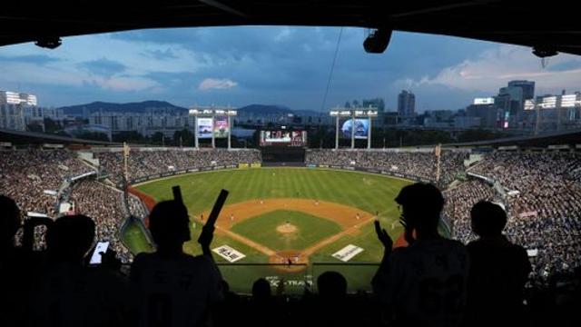 3연승하면 8→ 5위?… 롯데·한화 반등에 5강 싸움 점입가경