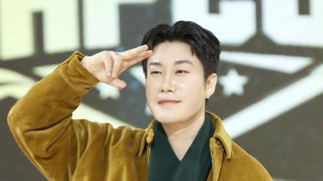 래퍼 '산이' 특수폭행 입건...