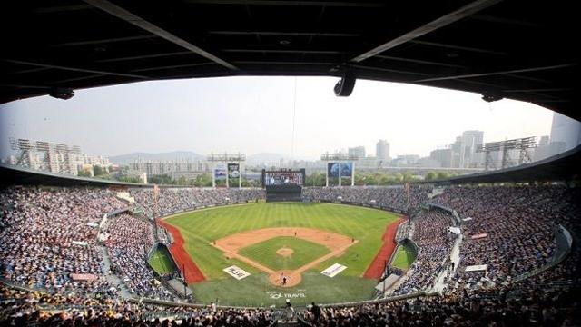 LG트윈스 프로야구 10개 구단 체제 이후 최소경기 100만 관중 돌파