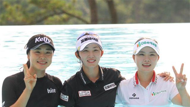[포토] 배소현, 윤이나-서어진과 시원한 입수