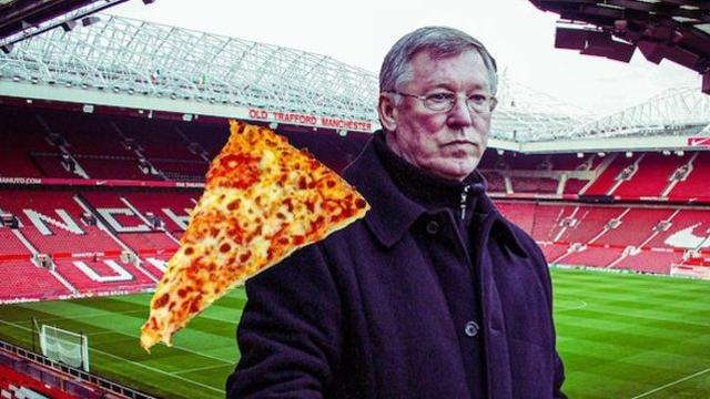 천하의 퍼거슨에게 피자를 던졌다? 알고 보니 범인은 ‘17세 MF’…“싸움에 뛰어들 용기가 없었다” 실토