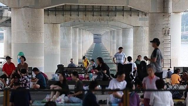 [내일날씨] 전국 곳곳 가끔 비…폭염 여전 낮 최고 36도