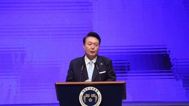 尹 지지율 30.7%...전주대비 2.9%p 하락[리얼미터]