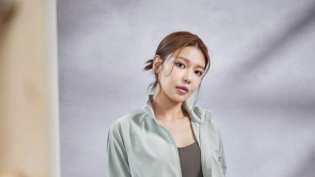 최수영, 트렉수트부터 레깅스까지 스타일리시한 애슬레저 룩의 정석