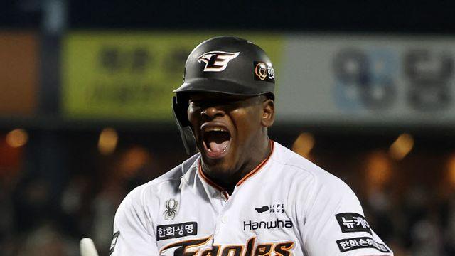 '페라자 끝내기홈런' 한화, 파죽의 4연승...NC, 803일 만에 최하위