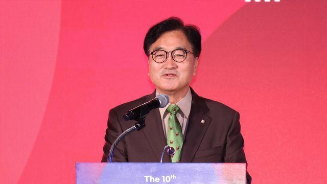 우원식 국회의장, 세계한인정치인들의 글로벌 활약상 격려