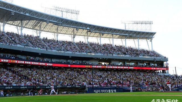‘140만 인구로 100만 홈 관중’ 2017년 이어 또다시 역사 만들 KIA