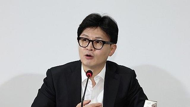 與 