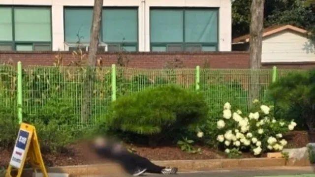 풀밭에 쓰러진 사진 보내며 '아들 데려가라'