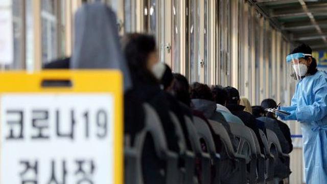코로나19 재유행 조짐에 의료현장 포화, 학생 집단감염 현실화 우려