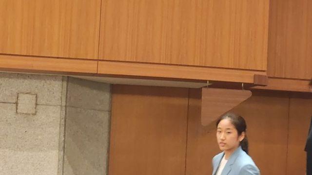 '셀피 요청 세례' 흔쾌히 응한 안세영...모처럼 웃었다 [IS 현장]