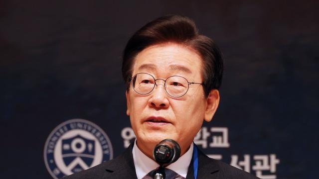 이재명, 코로나19 확진...문재인 전 대통령 예방도 연기