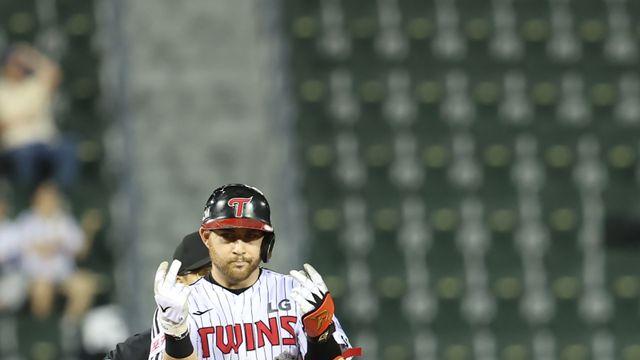 경쟁자들은 멈춰 있는데, 어느덧 14개 차···오스틴 LG 첫 타점왕 향한 무서운 질주