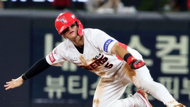 견제 걸려도 '도루 성공'→구종 안 노렸는데 홈런 '쾅'…이래서 타이거즈 천재 소년 