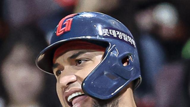 던질 데가 없네…롯데 레이예스, 200안타 도전만큼 놀라운 여의봉 타격